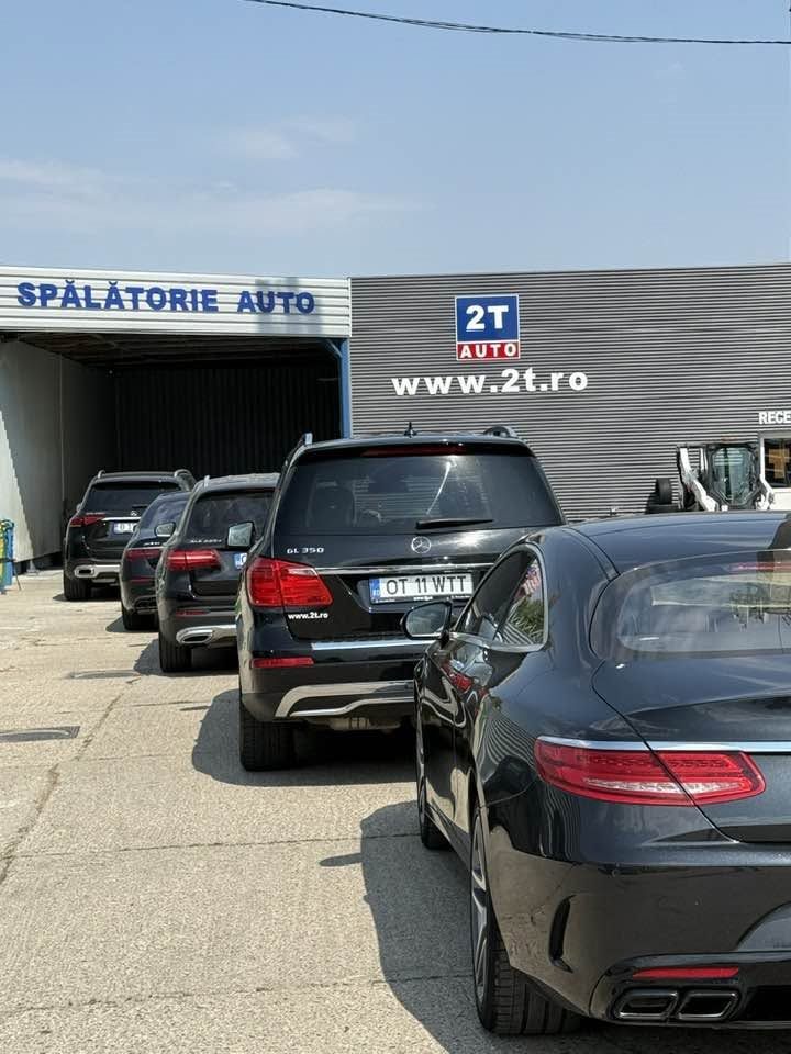 Spălătorie auto profesională 2T Auto Caracal — curățare interior și exterior